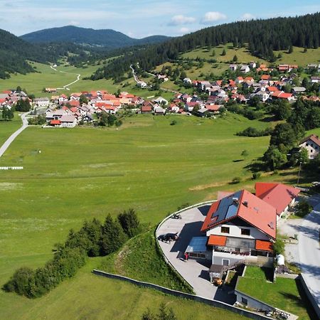 Hotel And Restaurant Ana Hrib-Loski Potok Екстер'єр фото