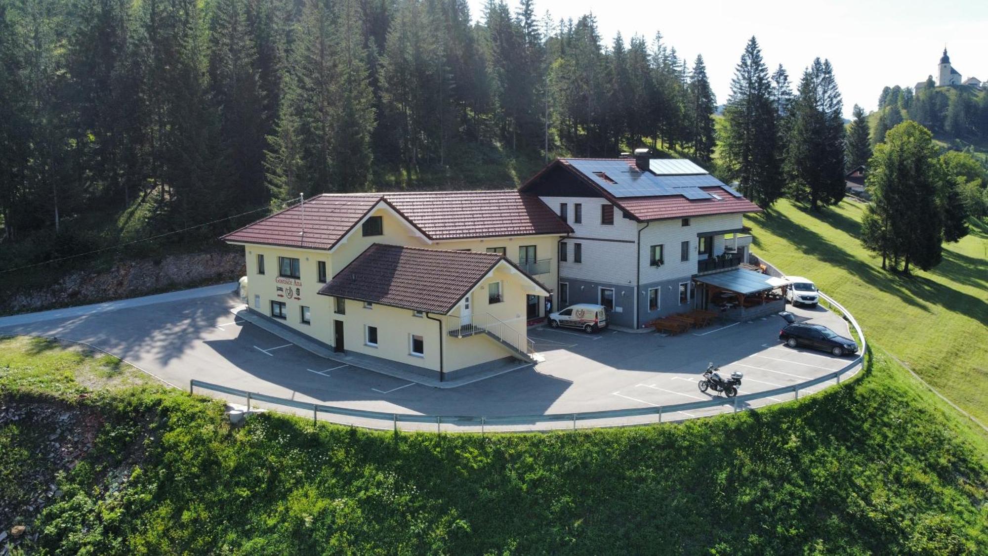 Hotel And Restaurant Ana Hrib-Loski Potok Екстер'єр фото