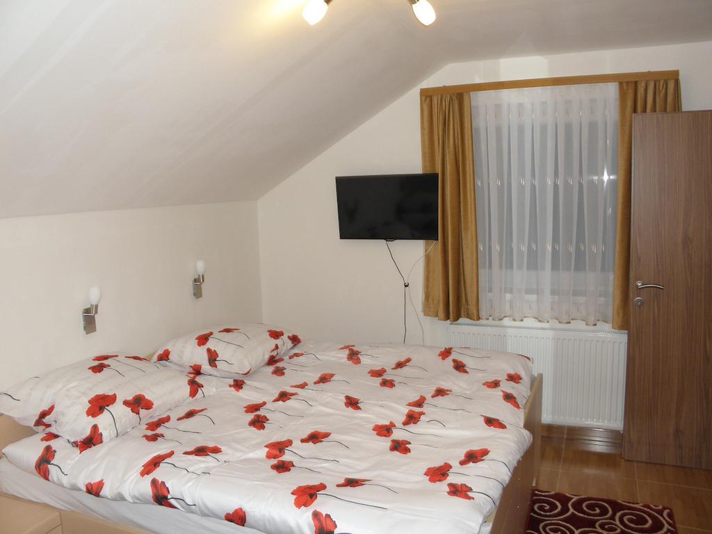 Hotel And Restaurant Ana Hrib-Loski Potok Номер фото